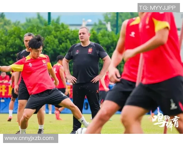 孔帝足球引领新时代足球风潮探索技术与战术的完美结合之路