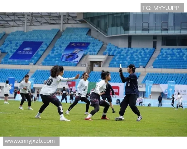 南京飞盘队盯防策略分析与比赛表现评估探讨